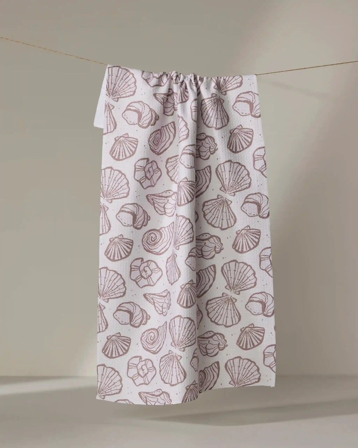 Retro Coastal Seashells in Neutral